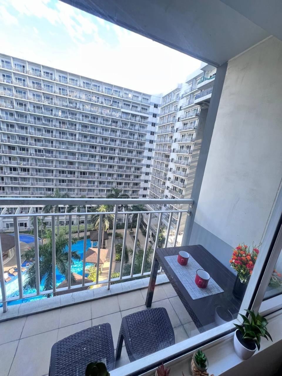 Unistay Shell Residences Amazing Pool View Near Moa Manila Esterno foto